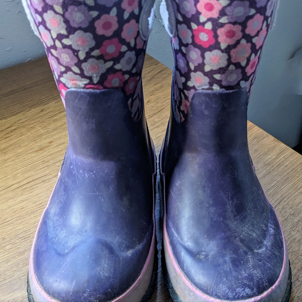 Bog boots Toddler size 8